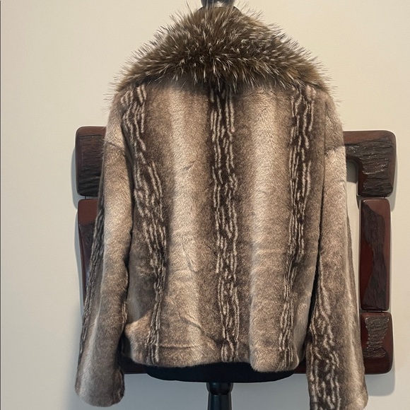 Chic Faux Fur Collar Teddy Jacket - Picture 4 of 4